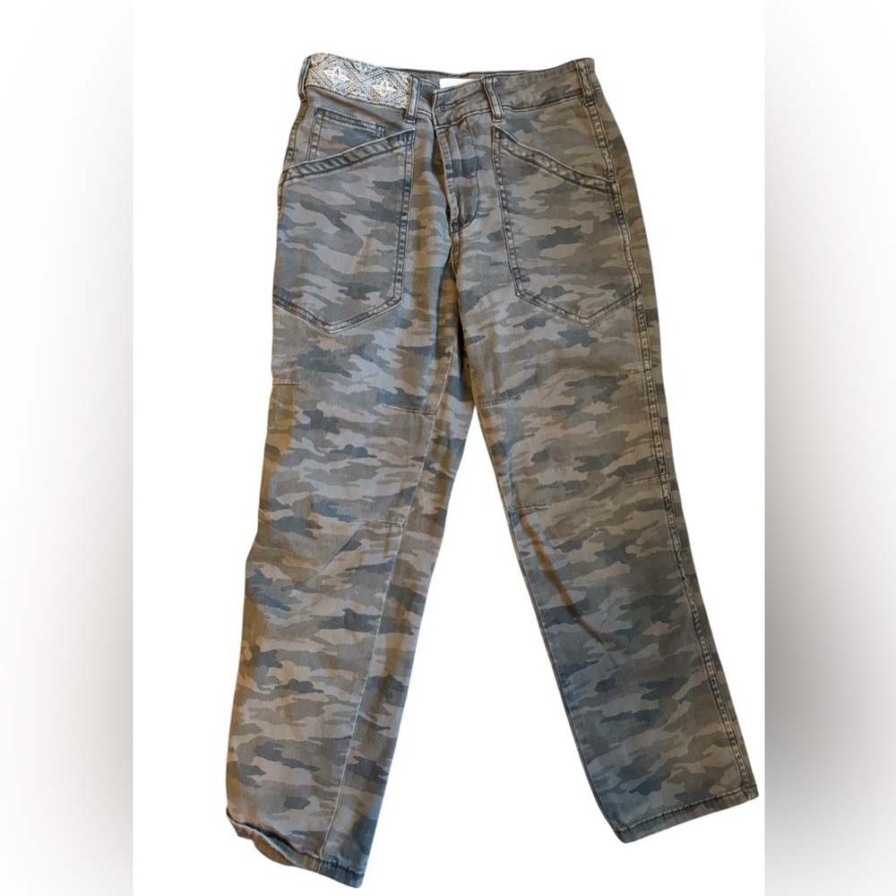 Women's Anthropology Mavis cropped camo embroidered midrise  pants size 25